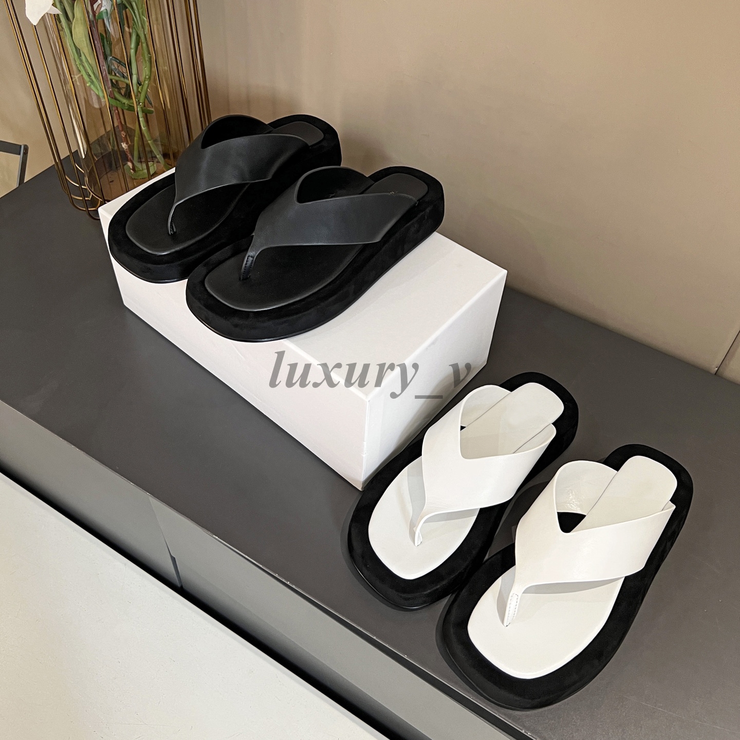 Designer Women Slippers Rubber Flip Flops Women Mules Summer Black White Slides Foam Sandals Beach Flip Flops 2023, Color 1
Designer Women Slippers Rubber Flip Flops Women Mules Summer Black White Slides Foam Sandals Beach Flip Flops 2023, Color 1