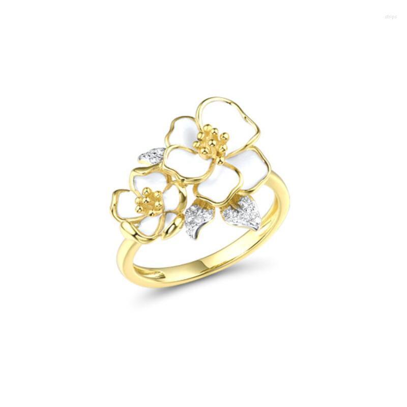 Cluster Rings Ladies Vintage Fashion Jewelry Yellow Gold Color White Enamel Flower Brilliant Zircon Wedding Engagement Gift
Cluster Rings Ladies Vintage Fashion Jewelry Yellow Gold Color White Enamel Flower Brilliant Zircon Wedding Engagement Gift