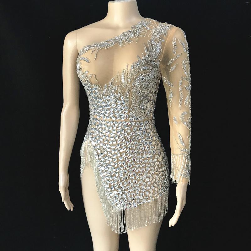 Stage Wear Bling Silver Stones Crystals Fringes Mesh MINI Dress Birthday Celebrate Women Single Shoulder Costume See Through Evening
Stage Wear Bling Silver Stones Crystals Fringes Mesh MINI Dress Birthday Celebrate Women Single Shoulder Costume See Through Evening