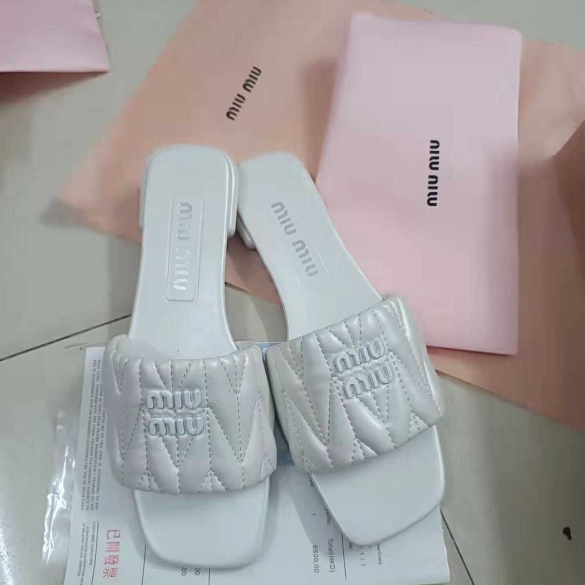 New Mius Beach Shoes Women Slide Designer Sandals High Flat Bottom Slippers Fairy Sandal Square Thread Line Outwear C5CT
New Mius Beach Shoes Women Slide Designer Sandals High Flat Bottom Slippers Fairy Sandal Square Thread Line Outwear C5CT