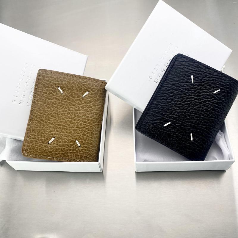 Jewelry Pouches Pyc 22ss Litchi Texture Cowhide Half Fold Wallet Short Logo Men And Women Personalized Fashion Leather Business Card Holder
Jewelry Pouches Pyc 22ss Litchi Texture Cowhide Half Fold Wallet Short Logo Men And Women Personalized Fashion Leather Business Card Holder