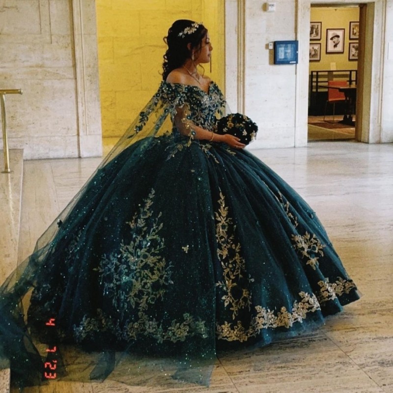 Emerald Green Shiny Princess Off The Shoulder Ball Gown Quinceanera Dresses Beaded Applique 3D Flower With Cape Celebrity Party Gowns