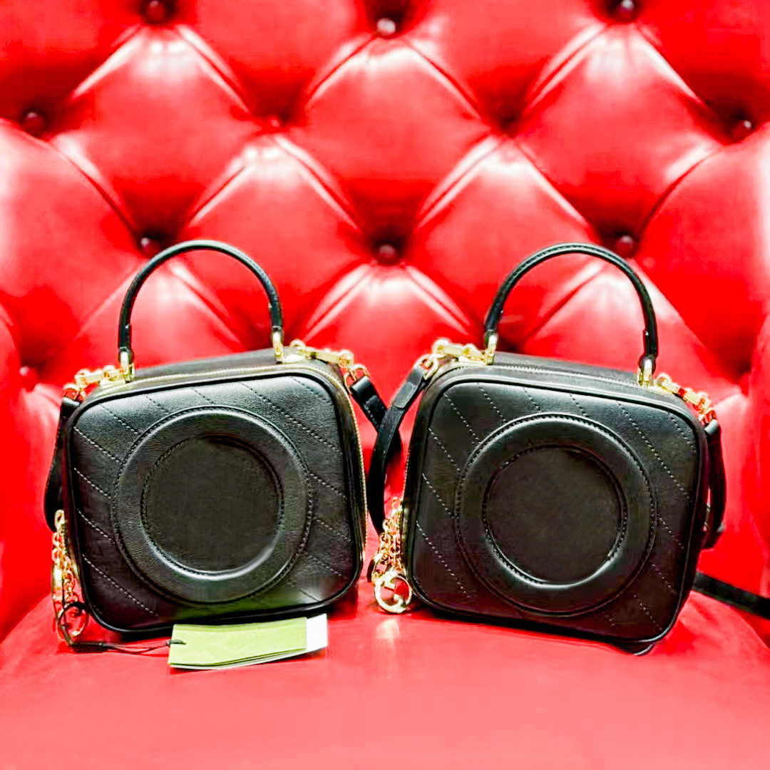 top handle quilted Genuine Leather Clutch Bag With shoulder straps luxurys Wallets Cross Body vacation handbag Totes Designer Womens mens fashion Hobo bags, Dark blue
top handle quilted Genuine Leather Clutch Bag With shoulder straps luxurys Wallets Cross Body vacation handbag Totes Designer Womens mens fashion Hobo bags, Dark blue