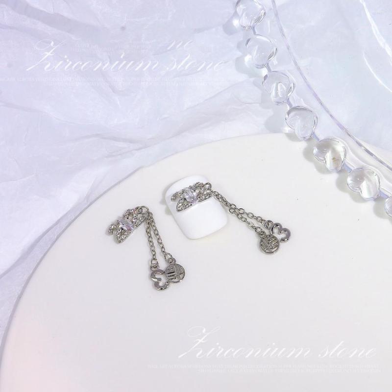 Nail Art Decorations Exquisite Zircon Manicure Decor Lightweight Shining Decorative 2023 Faux Diamond Charm
Nail Art Decorations Exquisite Zircon Manicure Decor Lightweight Shining Decorative 2023 Faux Diamond Charm