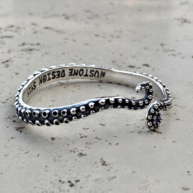 Bangle Vintage Silver Color Octopus Whisker Bracelet For Men Women Opening Adjustable Cthulhu Gothic Punk Party Jewelry
Bangle Vintage Silver Color Octopus Whisker Bracelet For Men Women Opening Adjustable Cthulhu Gothic Punk Party Jewelry
