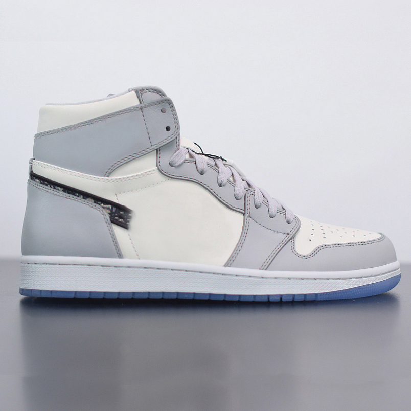 Basketball shoes 1 High Low x 1s Shoes Men Women CN8607-002 Wolf Grey Sail Photon Dust White CN8608-002 Sneakers with original box u5v6
Basketball shoes 1 High Low x 1s Shoes Men Women CN8607-002 Wolf Grey Sail Photon Dust White CN8608-002 Sneakers with original box u5v6