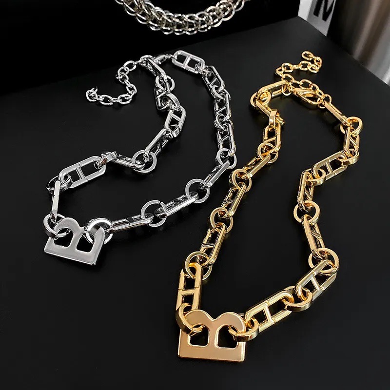 Designer jewelry Personality exaggerated letter B Necklace women's fashion niche design chain clavicle chain
Designer jewelry Personality exaggerated letter B Necklace women's fashion niche design chain clavicle chain