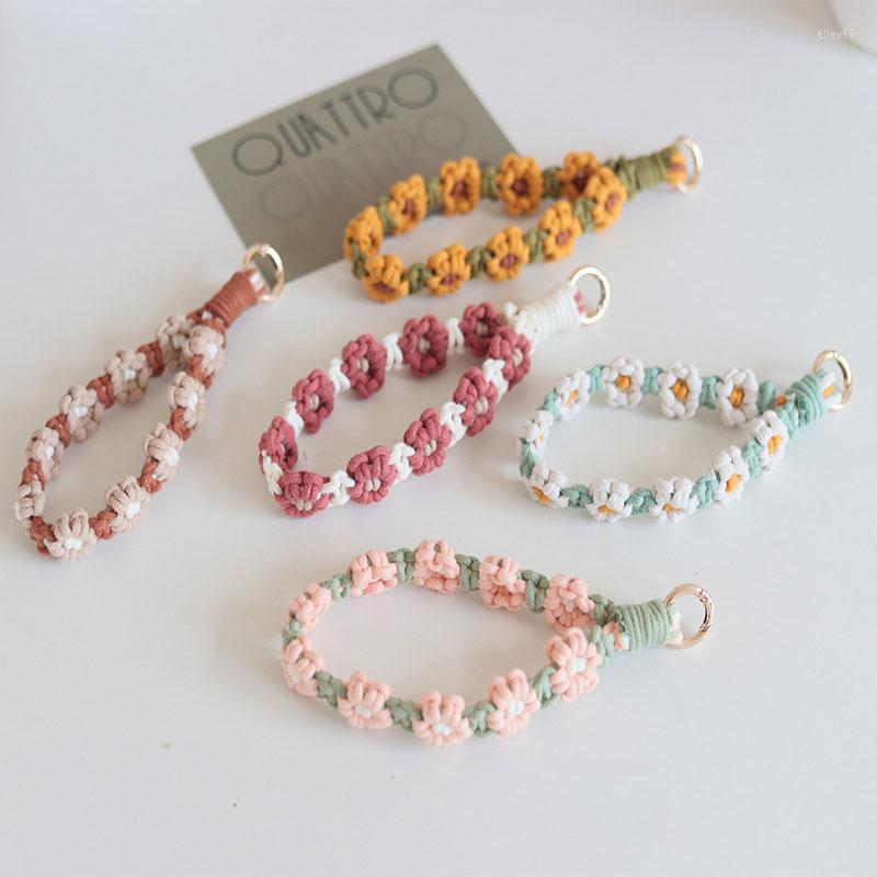 Keychains White Daisy Keychain Mobile Phone Braided Lanyard Car Bag Pendant Bohemian Style Anti-lost Cotton Cord Party Gift
Keychains White Daisy Keychain Mobile Phone Braided Lanyard Car Bag Pendant Bohemian Style Anti-lost Cotton Cord Party Gift