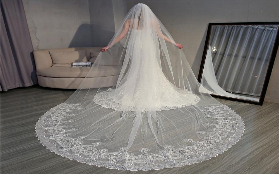 One Layer 335 Meters Luxury wedding veil Ivory Cathedral bridal veils Customize New Appliques Edge Wedding Party Veil With Comb1408406
One Layer 335 Meters Luxury wedding veil Ivory Cathedral bridal veils Customize New Appliques Edge Wedding Party Veil With Comb1408406