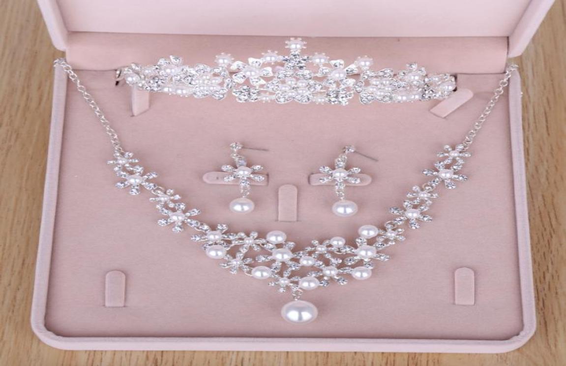 2017 Cheap Shiny Bridal Jewelry Wedding Bridal Rhinestone Pearls Accessories Necklace Earring Ear Stud Style Sets Silver Quincea1583048
2017 Cheap Shiny Bridal Jewelry Wedding Bridal Rhinestone Pearls Accessories Necklace Earring Ear Stud Style Sets Silver Quincea1583048