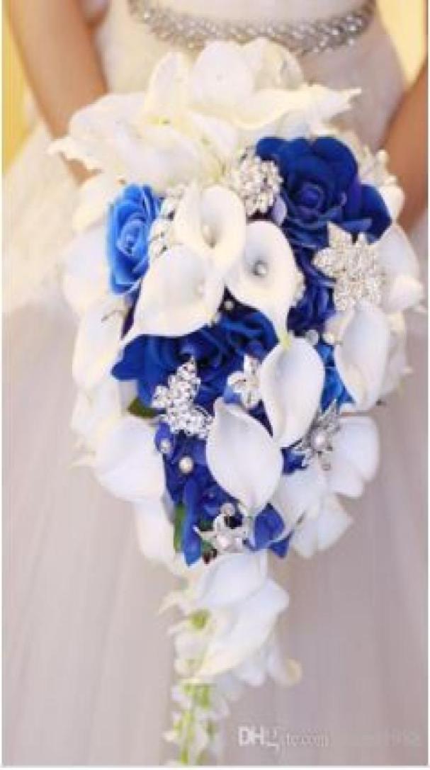 2018 high set white calla lily blue rose hydrangea DIY pearl crystal brooch waterfall wedding bridal bouquet9684999
2018 high set white calla lily blue rose hydrangea DIY pearl crystal brooch waterfall wedding bridal bouquet9684999