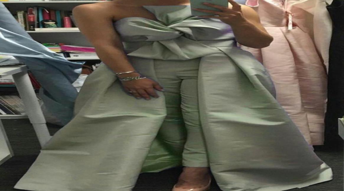 Sexy Jumpsuit Green Evening Dresses Bow Neck Satin Saudi Arabia Vestidos De Festa Party Dress Prom Formal Pageant Celebrity Gowns1516023, Champagne
Sexy Jumpsuit Green Evening Dresses Bow Neck Satin Saudi Arabia Vestidos De Festa Party Dress Prom Formal Pageant Celebrity Gowns1516023, Champagne