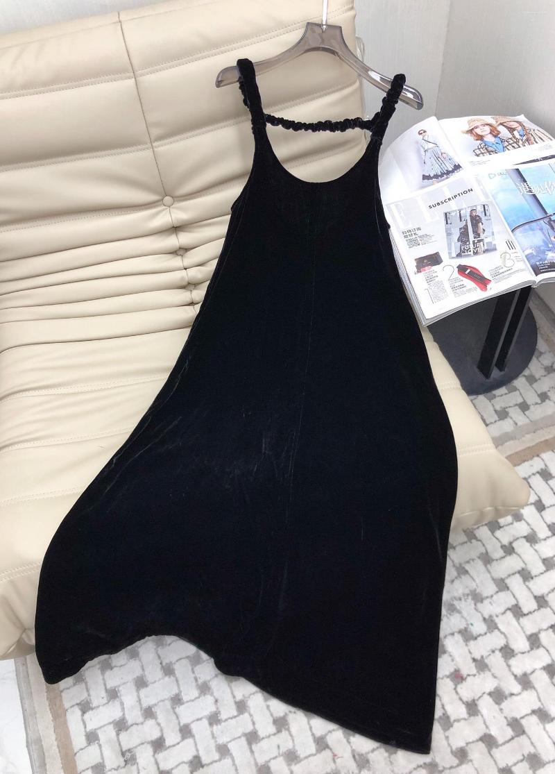 Casual Dresses Elegant Sweet Women Brief Solid Silk Velvet Spaghetti Strap Backless Long Dress Black
Casual Dresses Elegant Sweet Women Brief Solid Silk Velvet Spaghetti Strap Backless Long Dress Black
