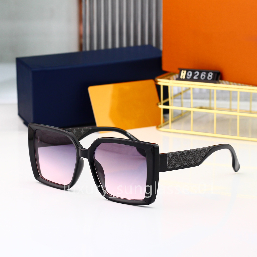 Designer Sunglasses 9268 Fashion Summer Beach Glasses Full Frame Letter Rectangle Design for Man Woman 6 Optional High Quality
Designer Sunglasses 9268 Fashion Summer Beach Glasses Full Frame Letter Rectangle Design for Man Woman 6 Optional High Quality