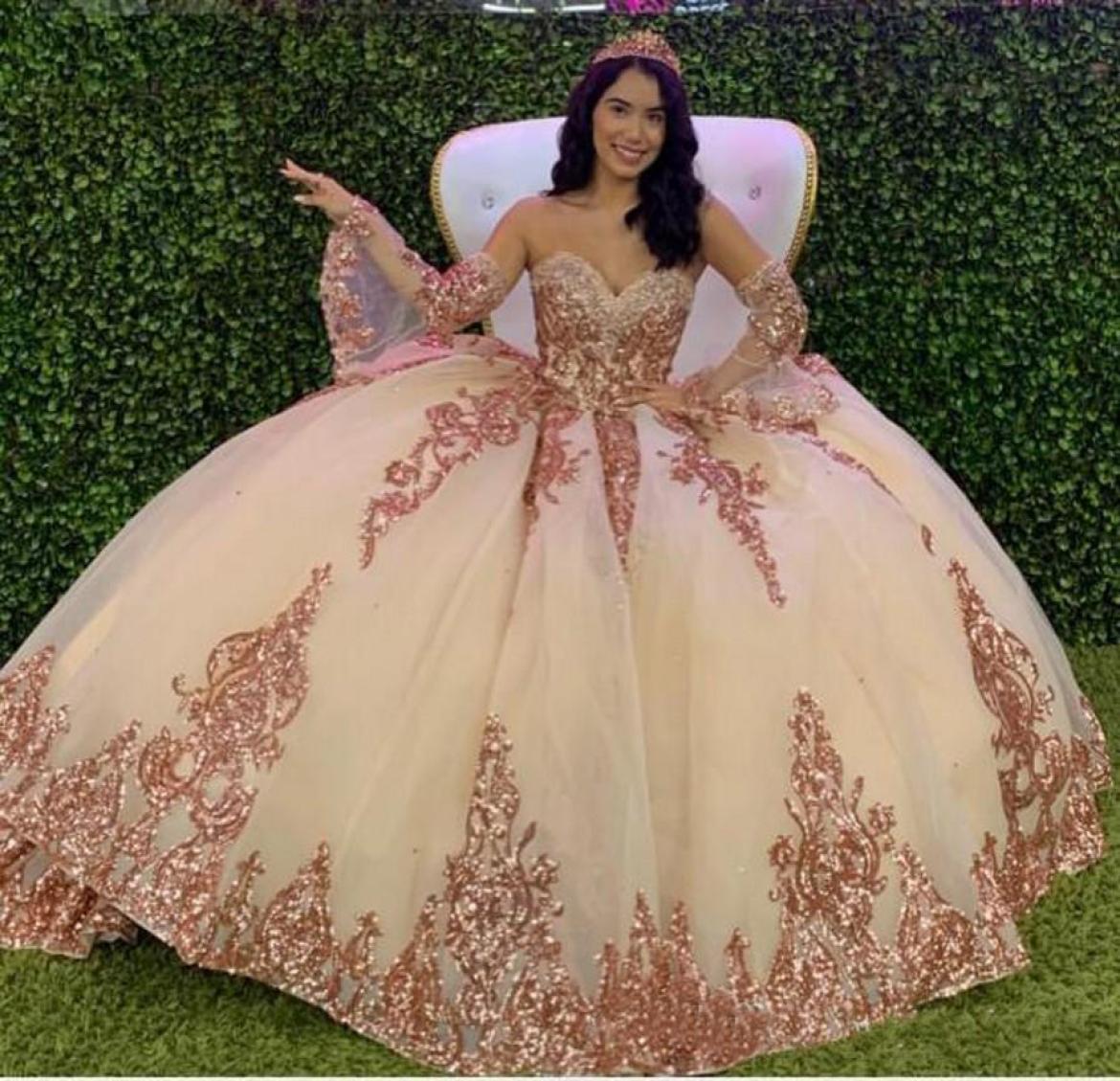 Vintage Lace Applique Ball Gown Quinceanera Dresses with Dechable Sleeves Sweetheart Sweet 16 Party Dress Evening Wear7360662, White
Vintage Lace Applique Ball Gown Quinceanera Dresses with Dechable Sleeves Sweetheart Sweet 16 Party Dress Evening Wear7360662, White