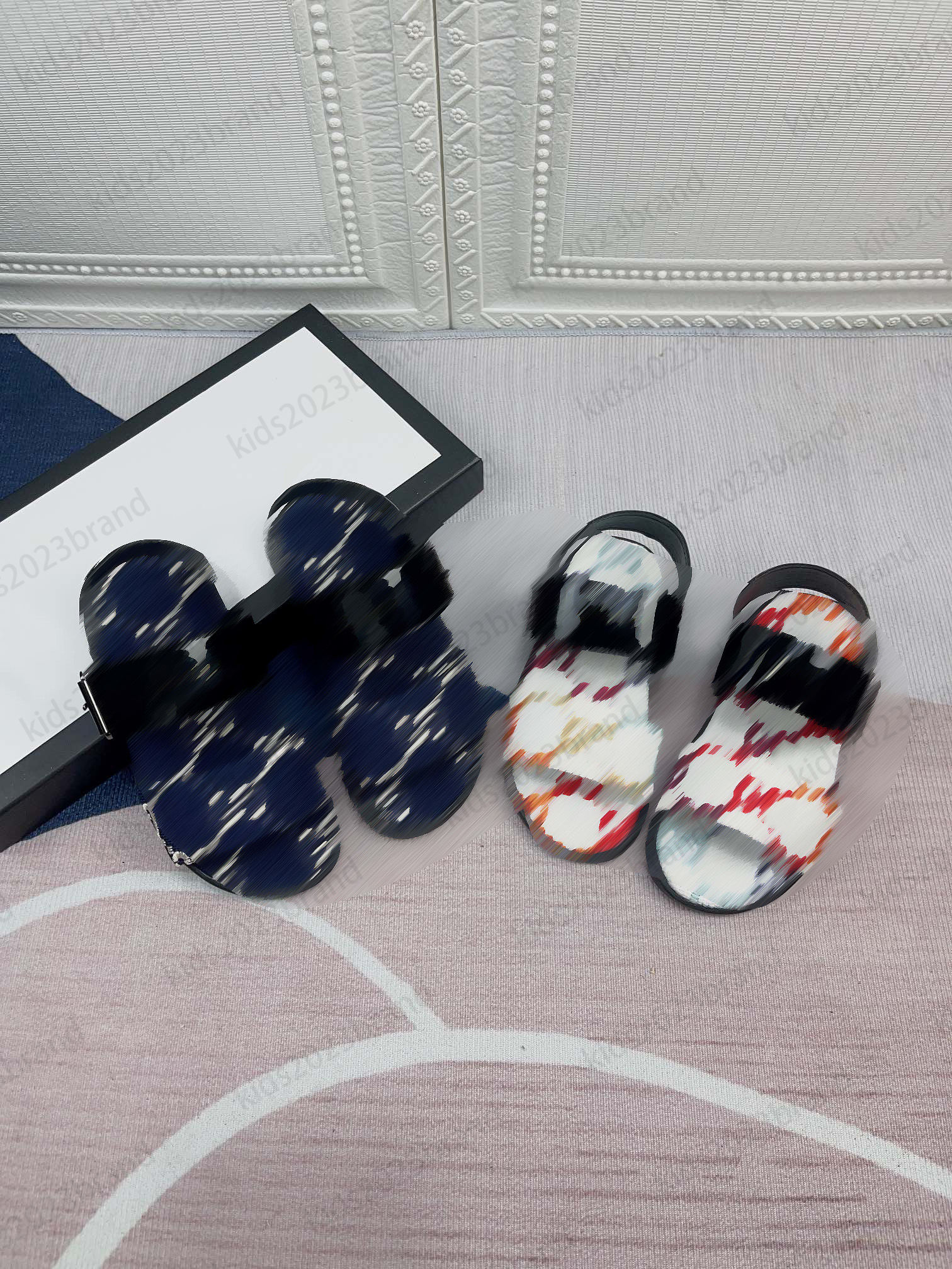 embroidery children sports shoes designer summer slippers red color sandals printing sneakers brand kids beach slippers fashion sandals size 26-35cm, 1#
embroidery children sports shoes designer summer slippers red color sandals printing sneakers brand kids beach slippers fashion sandals size 26-35cm, 1#