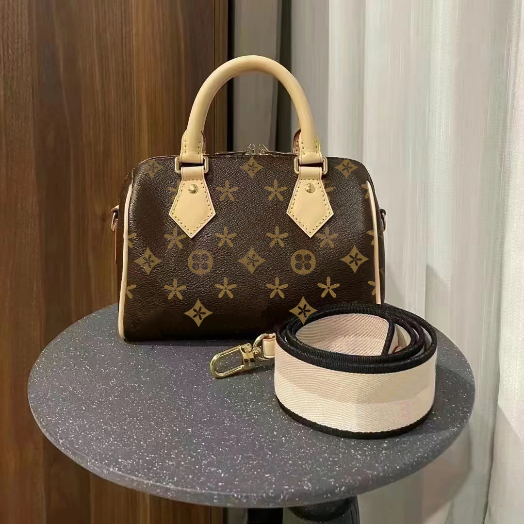 Womens duffle luggage bag NANO SPEEDY clutch travel bags M81085 Designer Hobo Genuine Leather men cosmetic bags hand bag Stuff Sacks cross body tote Shoulder Wallets, Light blue embossing
Womens duffle luggage bag NANO SPEEDY clutch travel bags M81085 Designer Hobo Genuine Leather men cosmetic bags hand bag Stuff Sacks cross body tote Shoulder Wallets, Light blue embossing