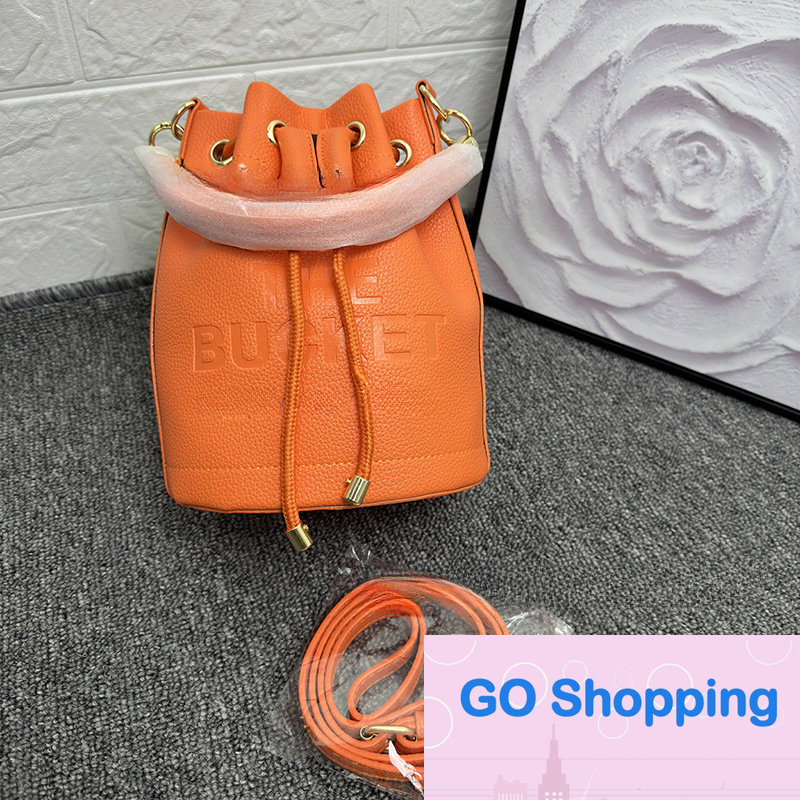 New Fashion Shoulder Bags Women's Fashion Crossbody Bags Candy Color Handbag Drawstring Bucket Bag, 15*21*15cm
New Fashion Shoulder Bags Women's Fashion Crossbody Bags Candy Color Handbag Drawstring Bucket Bag, 15*21*15cm