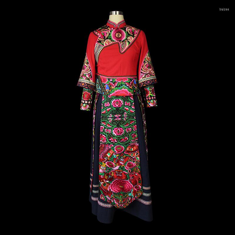Stage Wear Chinese Costume Tujia Traditional Clothing Winter Embroidered Cotton Linen Festival Outfit Performance Folk Dance, Blue sets
Stage Wear Chinese Costume Tujia Traditional Clothing Winter Embroidered Cotton Linen Festival Outfit Performance Folk Dance, Blue sets