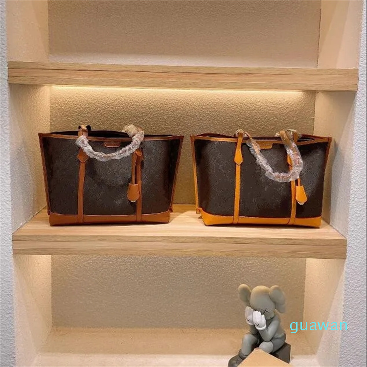 Luxurys designers high Quality Ladies Printed shopping bag handbag Women fashion mother large capacity Totes cossbody lettet purse, Beige
Luxurys designers high Quality Ladies Printed shopping bag handbag Women fashion mother large capacity Totes cossbody lettet purse, Beige