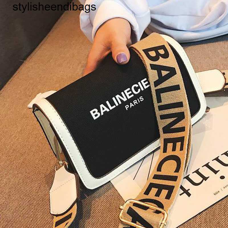 Totes Women's Brand Female Shoulder bag Handbag for single shoulder bags luxury designer Fashion Korean version of the new stylisheendibags, Black
Totes Women's Brand Female Shoulder bag Handbag for single shoulder bags luxury designer Fashion Korean version of the new stylisheendibags, Black