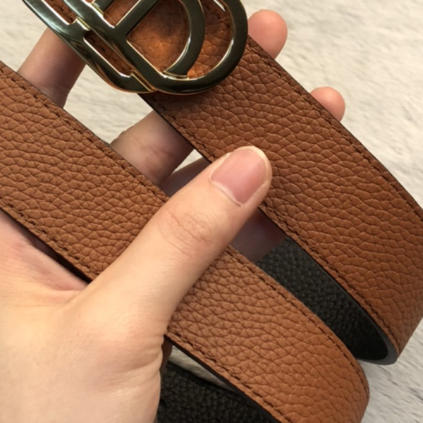H belt 35MM man belt designer belt designer real calfskin made of titanium steel gold-plated brushed process T0P 5A official reproductions classic style 005
H belt 35MM man belt designer belt designer real calfskin made of titanium steel gold-plated brushed process T0P 5A official reproductions classic style 005