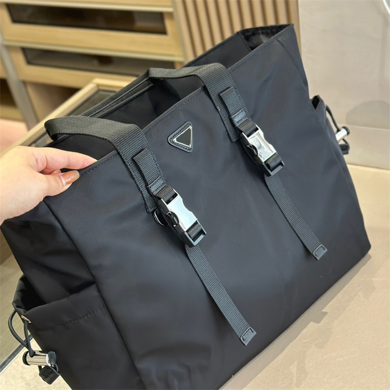Man Designer Travelling Bag Portable Luggage Bag With Nylon Woman Shoulder Bags Brand P Handbags Fashionable Luxury Purses Exquisite, Black
Man Designer Travelling Bag Portable Luggage Bag With Nylon Woman Shoulder Bags Brand P Handbags Fashionable Luxury Purses Exquisite, Black