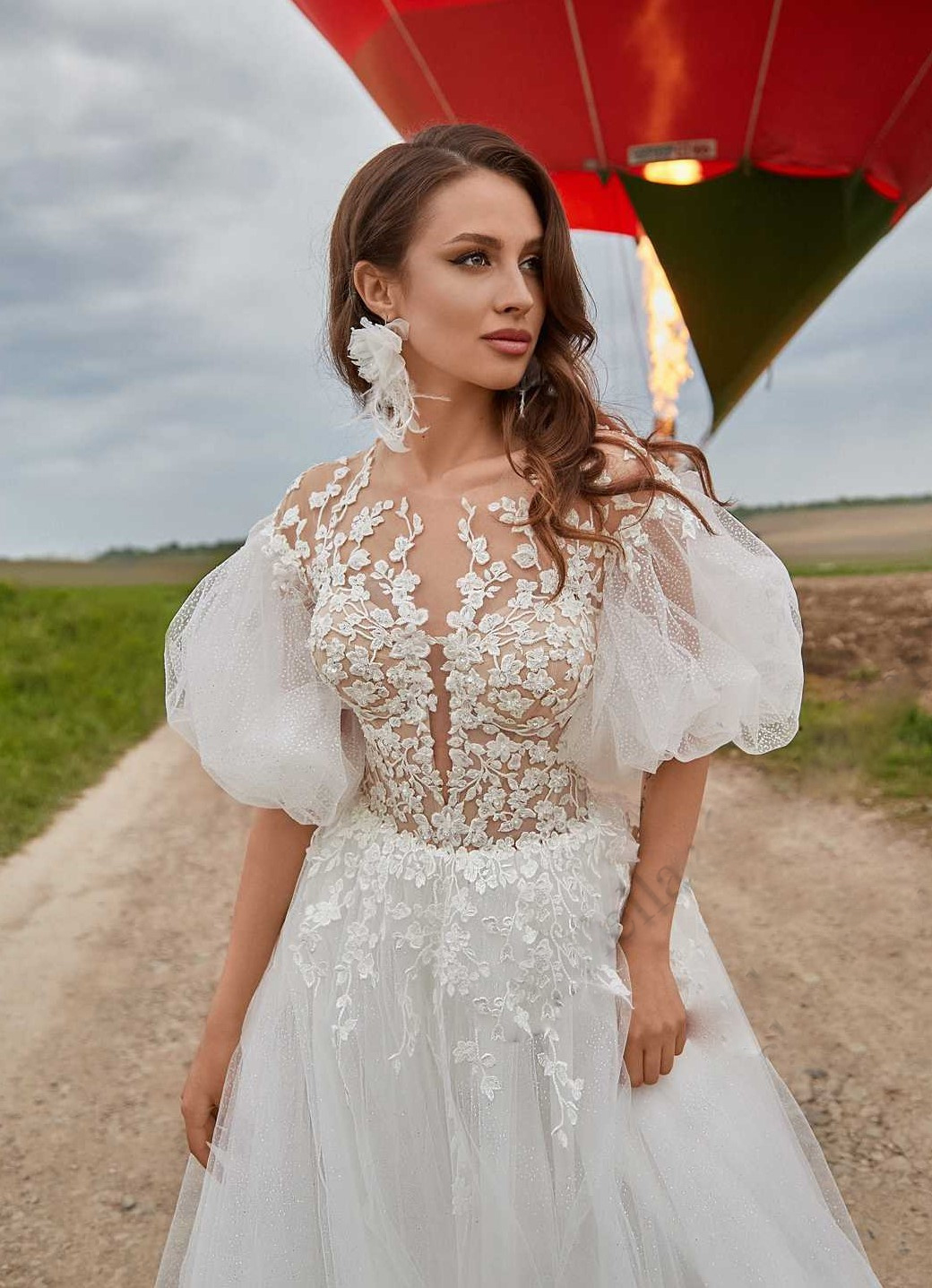 Exquisite Puffy Sleeve A Line Wedding Dresses Jewel Neck Lace Appliques Bridal Gown Bohemian Sweep Train Robe De Mariee