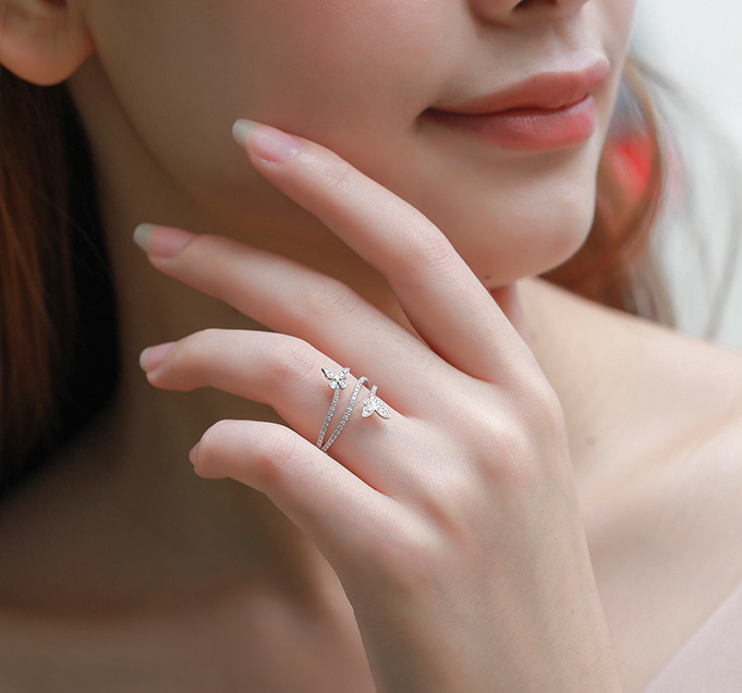 With Side Stones Fashion Double Butterfly Ring for Women Silver Clear Zircon Lab Diamond Wedding Engagement Gift Jewelry Wholesale 230629