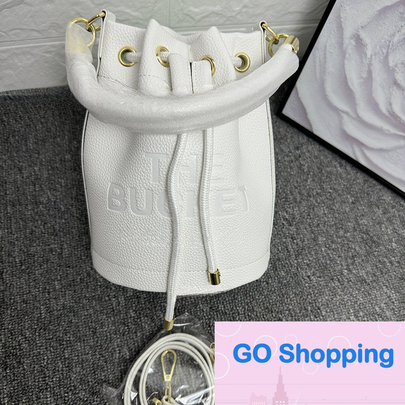 New Fashion Shoulder Bags Women's Fashion Crossbody Bags Candy Color Handbag Drawstring Bucket Bag European, 15*21*15cm
New Fashion Shoulder Bags Women's Fashion Crossbody Bags Candy Color Handbag Drawstring Bucket Bag European, 15*21*15cm