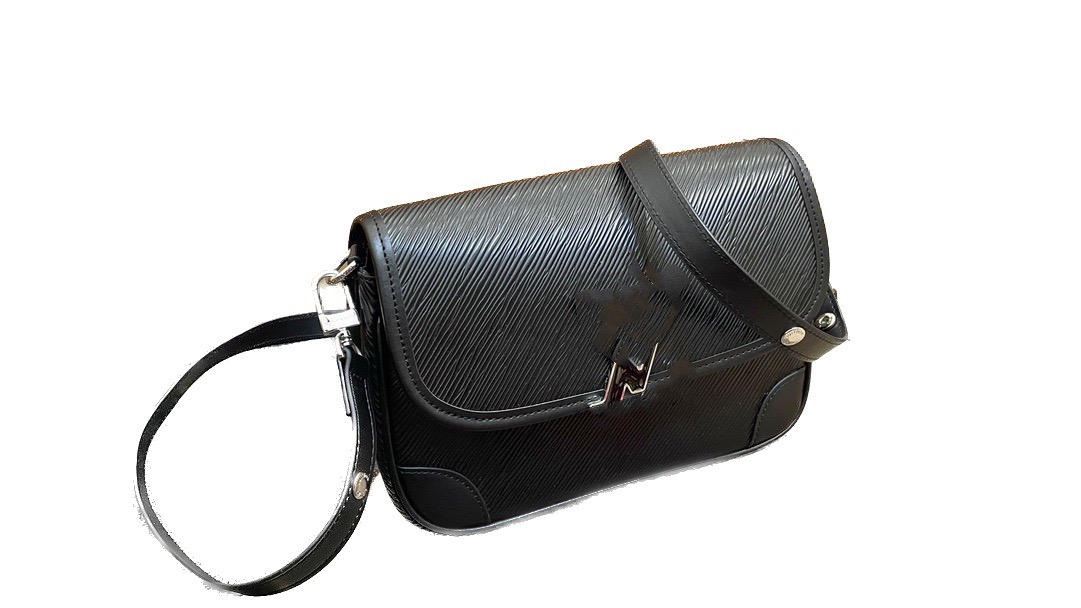 Water Ripple Handbag French Stick Bag Flip over Handbag Net Hot Messenger bag Retro Style Classic Design Details Show Unique Charm D-23 Size: 25 * 17
Water Ripple Handbag French Stick Bag Flip over Handbag Net Hot Messenger bag Retro Style Classic Design Details Show Unique Charm D-23 Size: 25 * 17