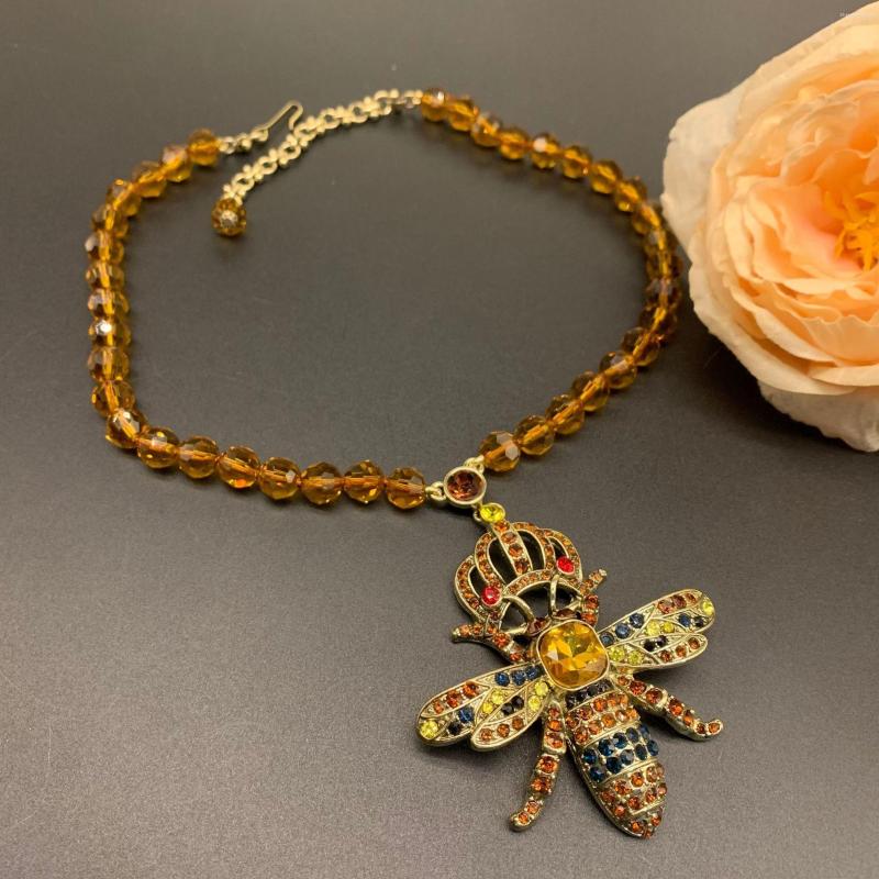 Pendant Necklaces Medieval Colorful Bees Geometric Necklace Retro Court Style Ladies Temperament Collar Chain Female Fashion Party Jewelry
Pendant Necklaces Medieval Colorful Bees Geometric Necklace Retro Court Style Ladies Temperament Collar Chain Female Fashion Party Jewelry