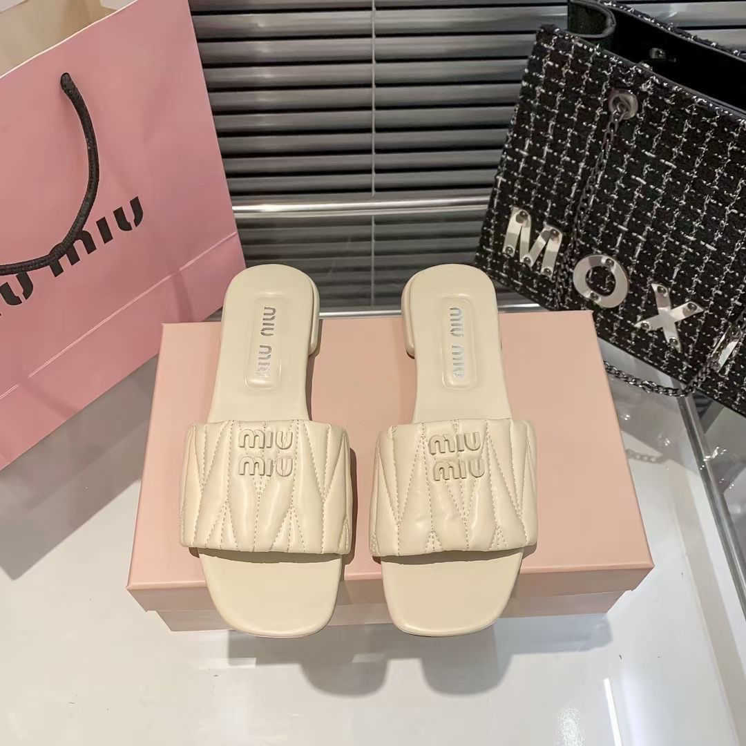 Slippers Mius Designer Beach Shoes Sandals Women Slide Line Women's New Summer 2023 Fairy Style Flat Bottomed Half Trend on Outside C8ZZ
Slippers Mius Designer Beach Shoes Sandals Women Slide Line Women's New Summer 2023 Fairy Style Flat Bottomed Half Trend on Outside C8ZZ