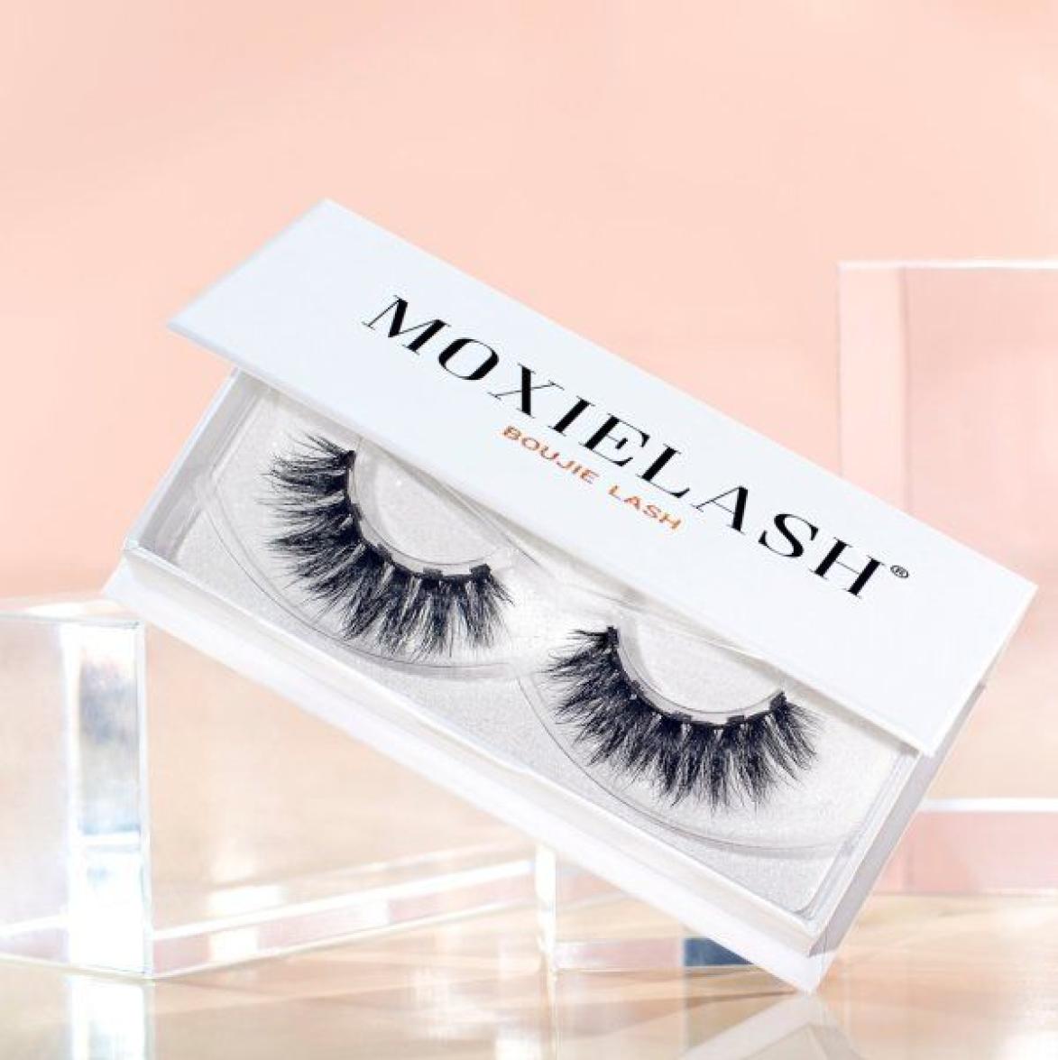 empty white custom eyelash packaging box with holographic logo made by professional factory 6810581
empty white custom eyelash packaging box with holographic logo made by professional factory 6810581