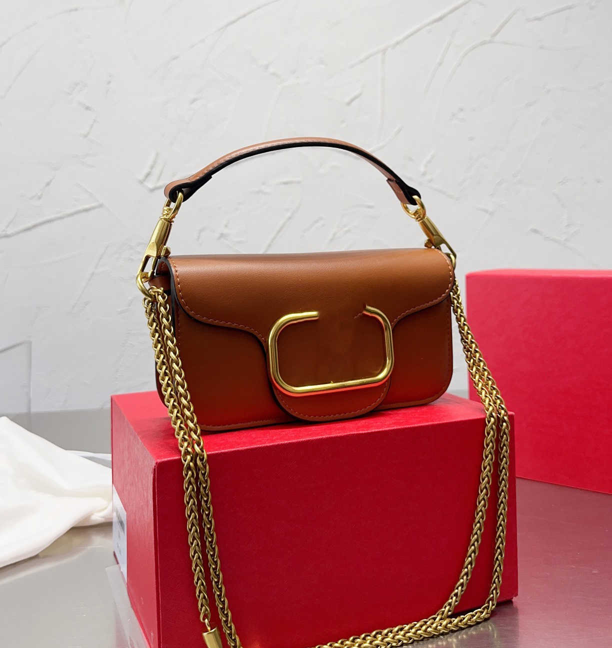 Designer Shoulder Bags Chain Women Loco Bag Vsling crossbody Clutch handbags valen Letter tinoise luxury Totes purse 103964
Designer Shoulder Bags Chain Women Loco Bag Vsling crossbody Clutch handbags valen Letter tinoise luxury Totes purse 103964