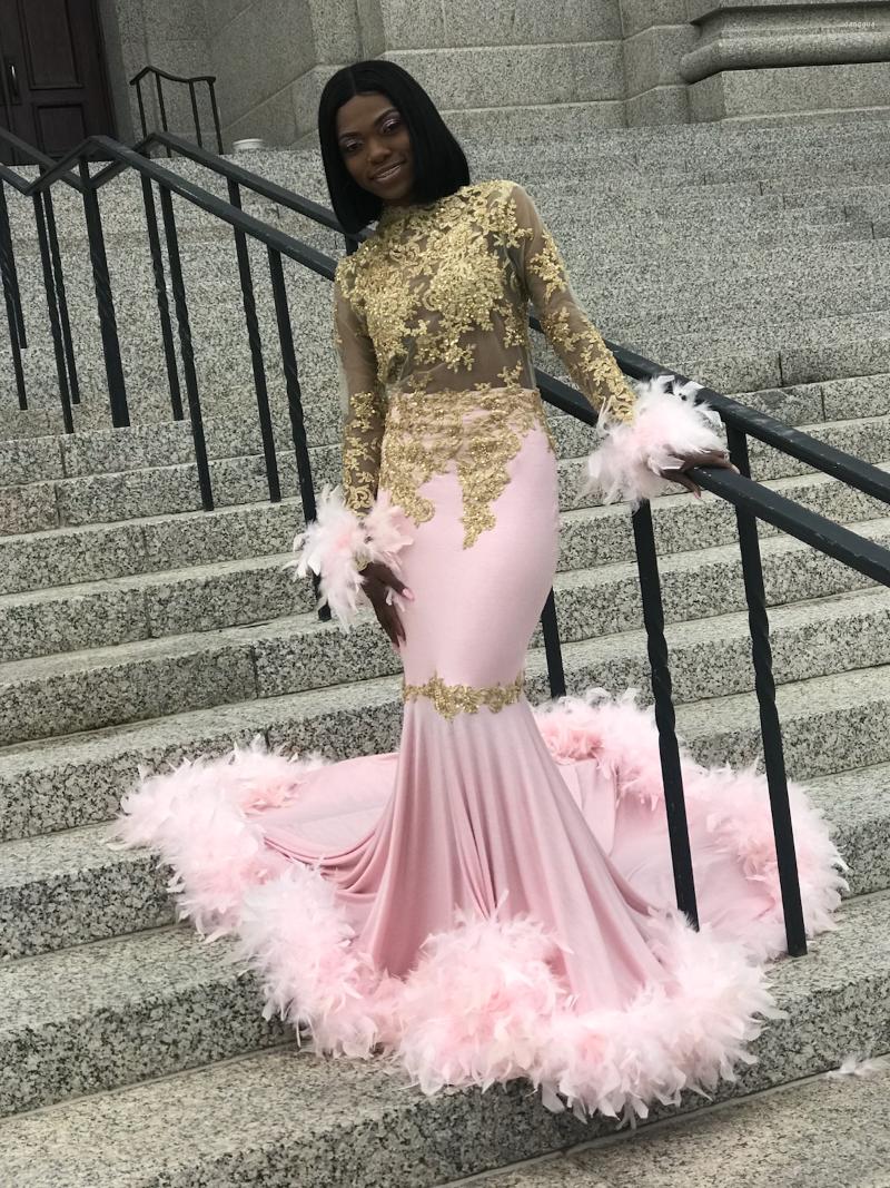 Party Dresses Luxury Pink Mermaid Evening Dress 2023 Elegant Stretch Knit Fabric Long Sleeves Feather Gold Lace Black Girls Formal
Party Dresses Luxury Pink Mermaid Evening Dress 2023 Elegant Stretch Knit Fabric Long Sleeves Feather Gold Lace Black Girls Formal