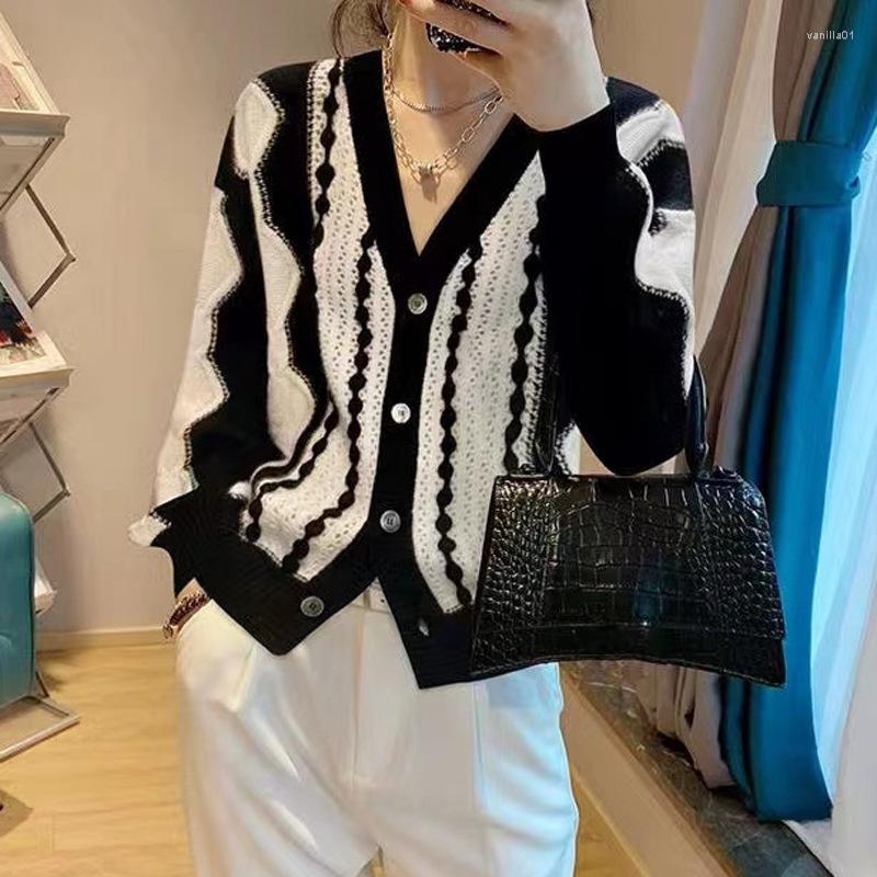Women's Knits Knitwears Women Sweater Female Coat Color Matching Long-sleeved V-neck Fashion Stripe Jacquard Knitting Cardigan
Women's Knits Knitwears Women Sweater Female Coat Color Matching Long-sleeved V-neck Fashion Stripe Jacquard Knitting Cardigan