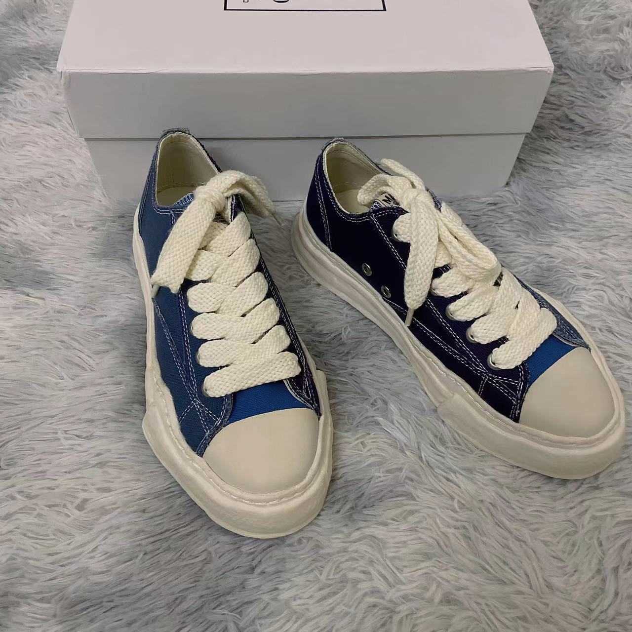 Maison Mihara Yasuhiro Dissolved MMY Shoes Smile Old Low Top Canvas Men's and Women's Thick Sole Elevated Board Shoes, Color 3
Maison Mihara Yasuhiro Dissolved MMY Shoes Smile Old Low Top Canvas Men's and Women's Thick Sole Elevated Board Shoes, Color 3