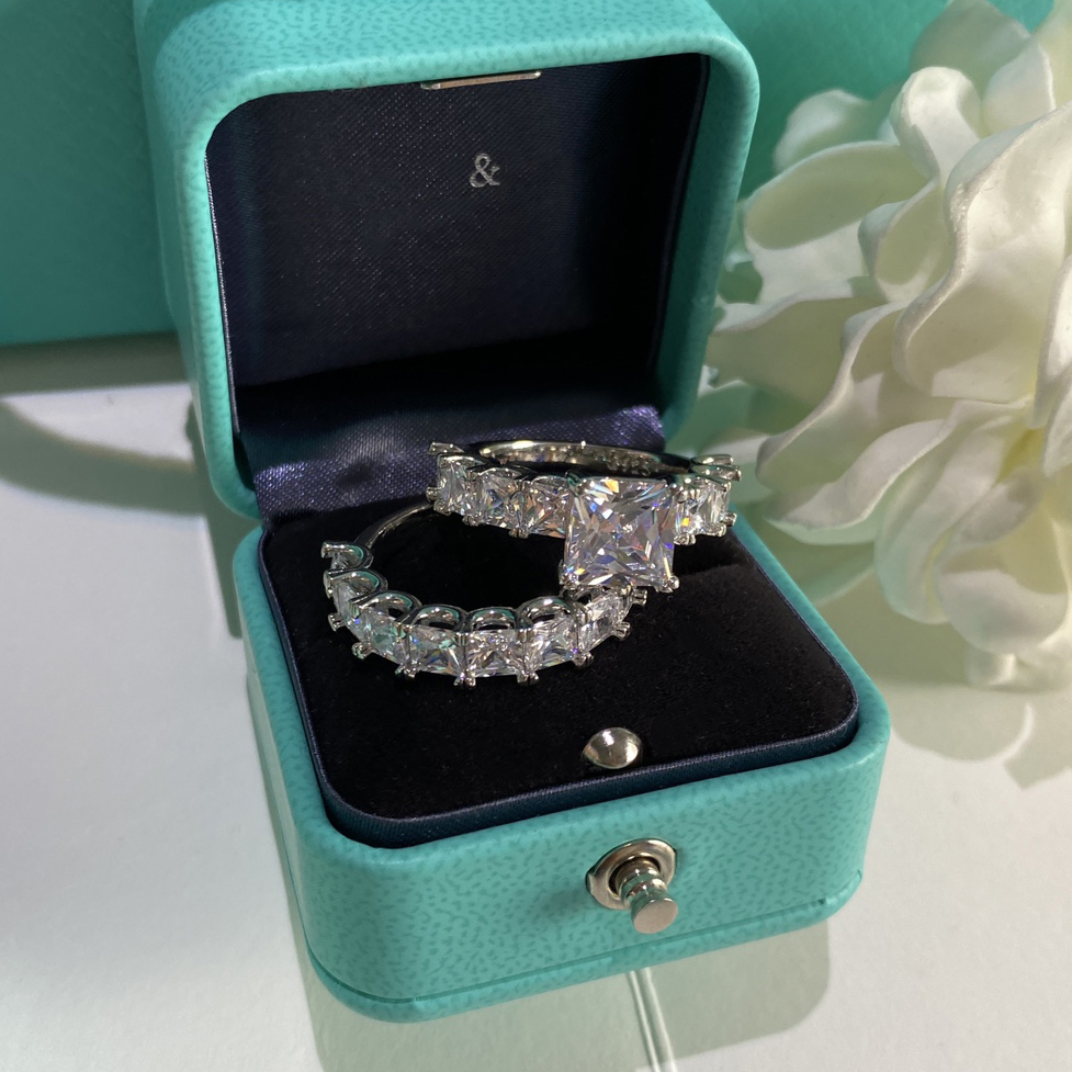 Designer ring luxury rings for Women and men jewelry With diamonds Couple rings Fashionable and versatile model
Designer ring luxury rings for Women and men jewelry With diamonds Couple rings Fashionable and versatile model