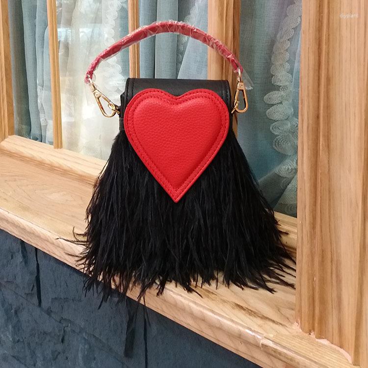 Evening Bags Love Shape Feather Chains Small Crossbody Women's Handbag Party Designer Hand Bag Pu Leather Shoulder Bolsas, Black
Evening Bags Love Shape Feather Chains Small Crossbody Women's Handbag Party Designer Hand Bag Pu Leather Shoulder Bolsas, Black