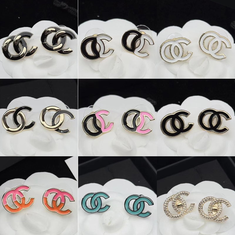 2023 New Brand Classic Enamel CC Stud Earring Fashion S925 Silver Designer Earring European Luxury Earrings for Women's Jewelry
2023 New Brand Classic Enamel CC Stud Earring Fashion S925 Silver Designer Earring European Luxury Earrings for Women's Jewelry