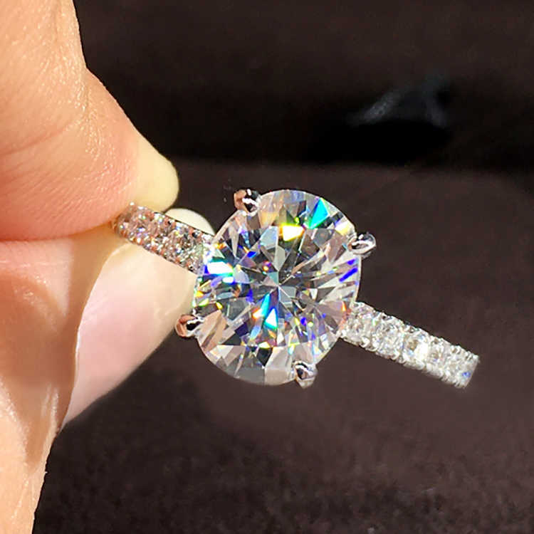 Roomy Jewelry Women's Finger 14K Gold Wedding Moissanite Ring