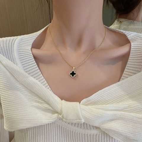 Van Clover Necklace Designer Four Leaf Clover Necklace Black and White Reversible Women's Fashion Jewellery Gift for Girlfriend
Van Clover Necklace Designer Four Leaf Clover Necklace Black and White Reversible Women's Fashion Jewellery Gift for Girlfriend