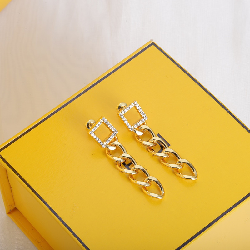 Simple 18K Gold Plated Brand F-Letter Designer Stud Geometric Famous Women Round Crystal Rhinestone Pearl Studs Earring Wedding Party Jewelry
Simple 18K Gold Plated Brand F-Letter Designer Stud Geometric Famous Women Round Crystal Rhinestone Pearl Studs Earring Wedding Party Jewelry