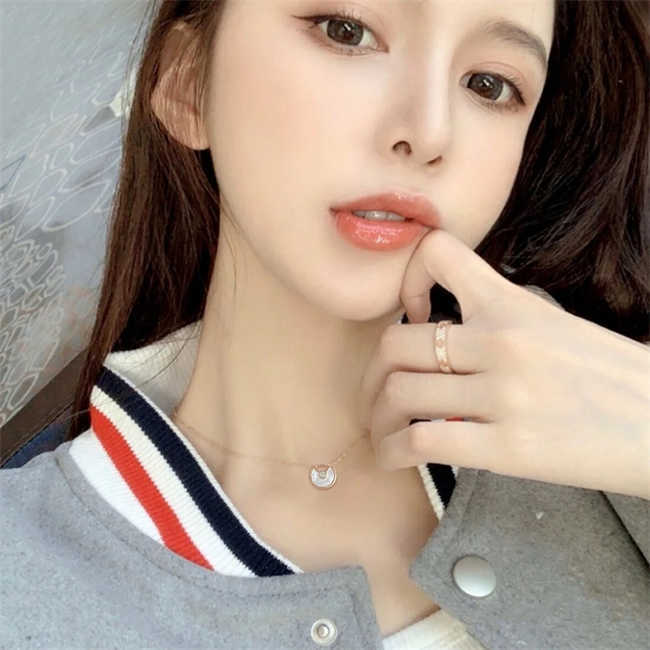 Internet celebrity SS2373 Carti's one-to-one Talisman necklace with classic female temperament is non refundable
Internet celebrity SS2373 Carti's one-to-one Talisman necklace with classic female temperament is non refundable
