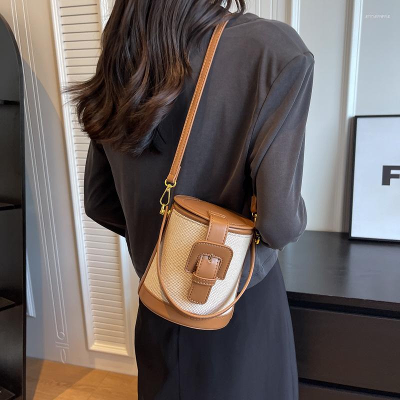 Evening Bags Canvas Portable Bucket Handbag Retro Fashion Single Shoulder Crossbody PU Splicing Texture Cylinder Bag Versatile Storage, Brown
Evening Bags Canvas Portable Bucket Handbag Retro Fashion Single Shoulder Crossbody PU Splicing Texture Cylinder Bag Versatile Storage, Brown