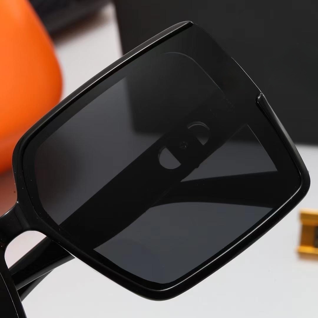 mens designer sunglasses for women sun glasses Fashion outdoor Timeless Classic Style Eyewear Retro Unisex Goggles Sport Driving Multiple style Shades With box
mens designer sunglasses for women sun glasses Fashion outdoor Timeless Classic Style Eyewear Retro Unisex Goggles Sport Driving Multiple style Shades With box