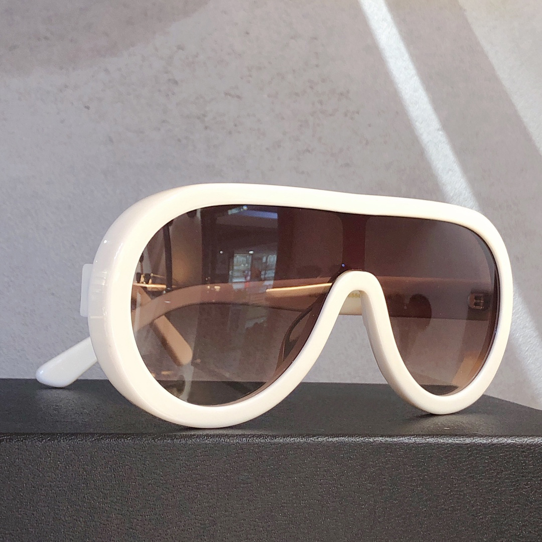 Large Oversized Sunglasses Beige/Brown Gradient Women Vintage Sunnies Gafas de sol Designer Sunglasses Occhiali da sole UV400 Protection Eyewear
Large Oversized Sunglasses Beige/Brown Gradient Women Vintage Sunnies Gafas de sol Designer Sunglasses Occhiali da sole UV400 Protection Eyewear