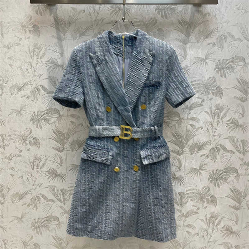 Summer V-neck Dress Womens Suits Skirt Short Sleeve Pocket Alphabet Belt Tapered Waist Back Zip Design Designer Fashion Leisure Dresses
Summer V-neck Dress Womens Suits Skirt Short Sleeve Pocket Alphabet Belt Tapered Waist Back Zip Design Designer Fashion Leisure Dresses