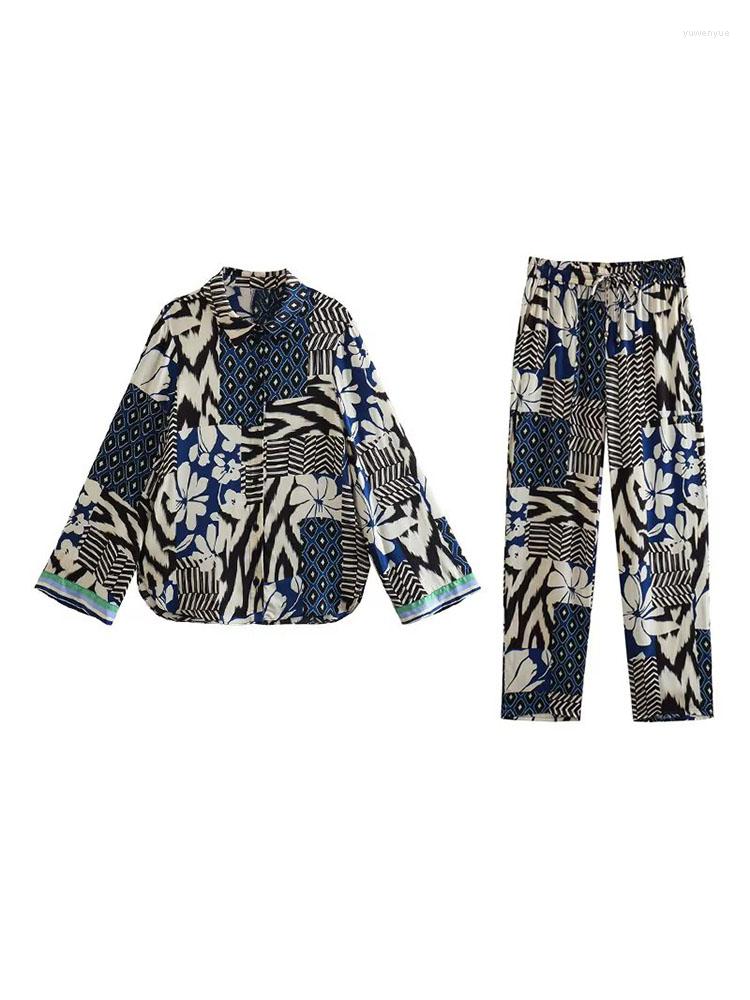 Women's Two Piece Pants Kumsvag 2023 Women Summer 2 Pieces Sets Suits Vintage Print Satin Shirts Tops And Trousers Female Elegant Street
Women's Two Piece Pants Kumsvag 2023 Women Summer 2 Pieces Sets Suits Vintage Print Satin Shirts Tops And Trousers Female Elegant Street